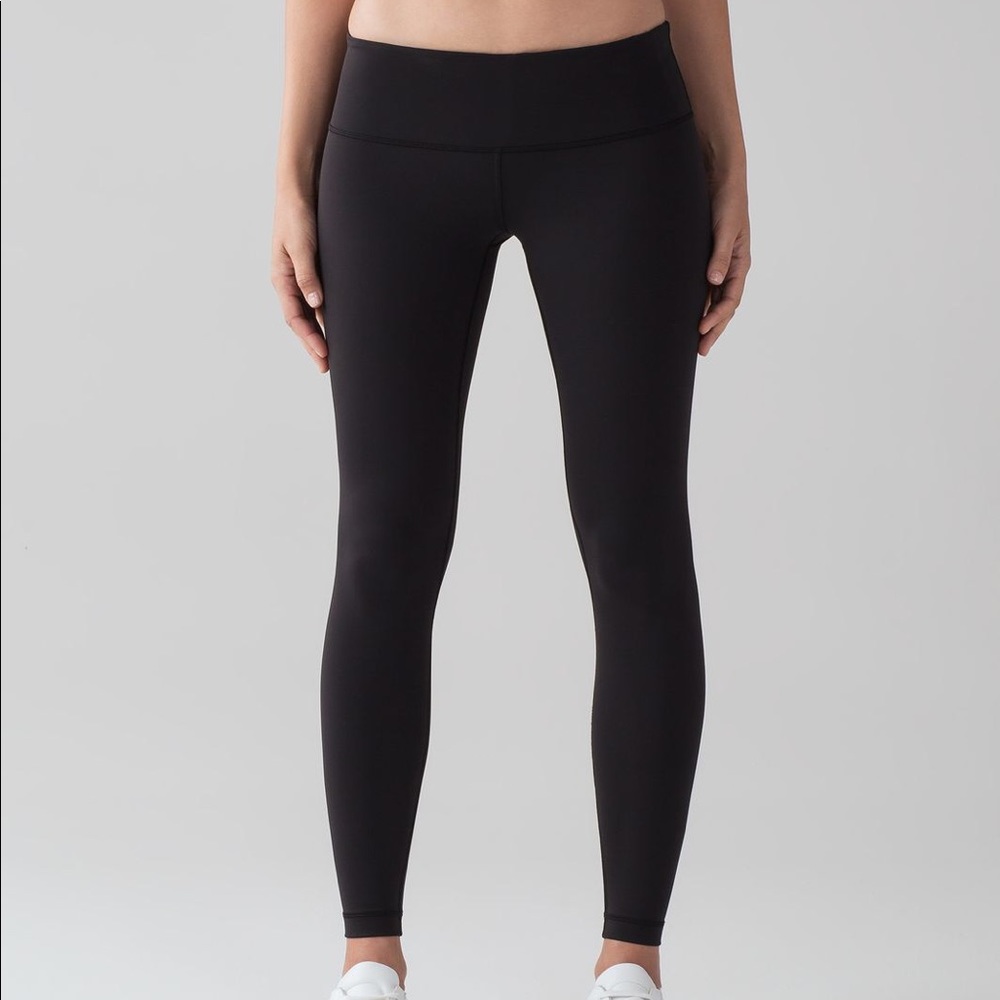 Lululemon sz 8 wunder under low rise